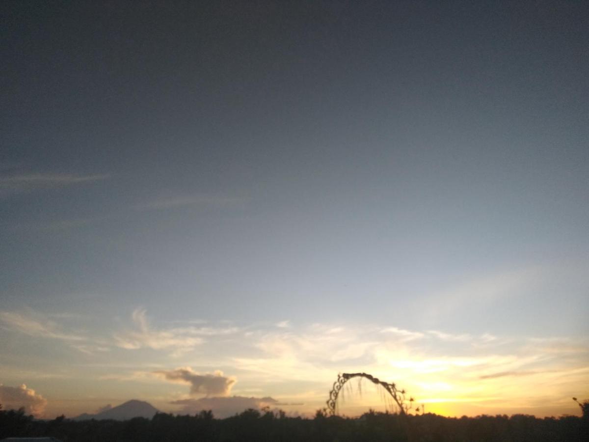 Yogi Homestay Canggu Dış mekan fotoğraf